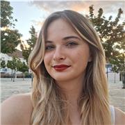 Étudiante en Licence Sciences de l'éducation, propose des cours de soutien scolaire.